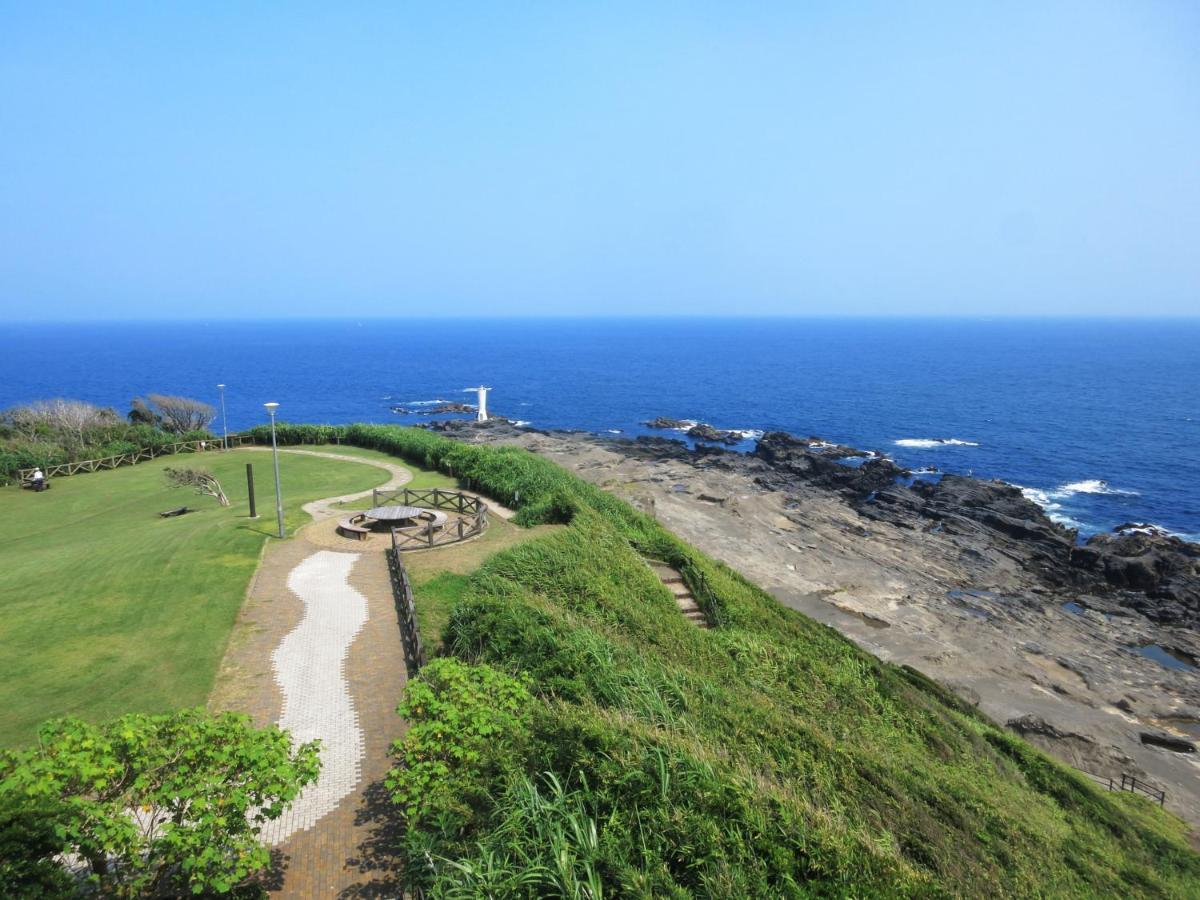Oyo Hotel Jogashima Asobigasaki Resort Миура Экстерьер фото